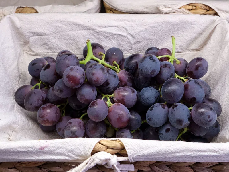 Fruttivendolo a Milano in via Lamarmora vicino Crocetta: prodotti freschi e genuini, dalla frutta alla verdura fino a salumi e latticini e generi alimentari. Vieni in negozio!